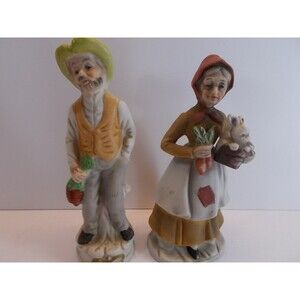 PAIR OF PORCELAIN FIGURINES OF ELDERLY COUPLE/ FAST SHIPPING!!
